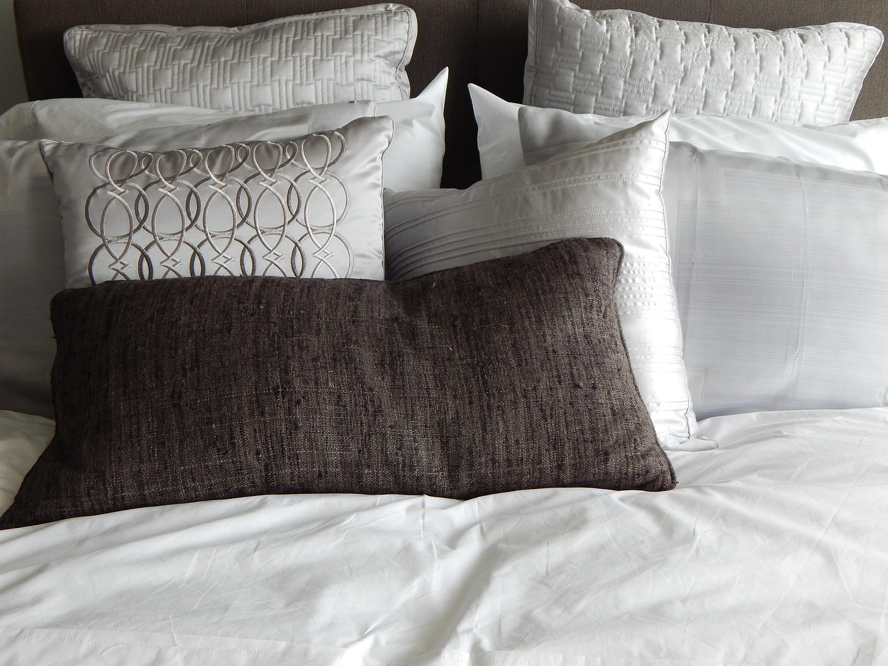 pillows-890559_1280